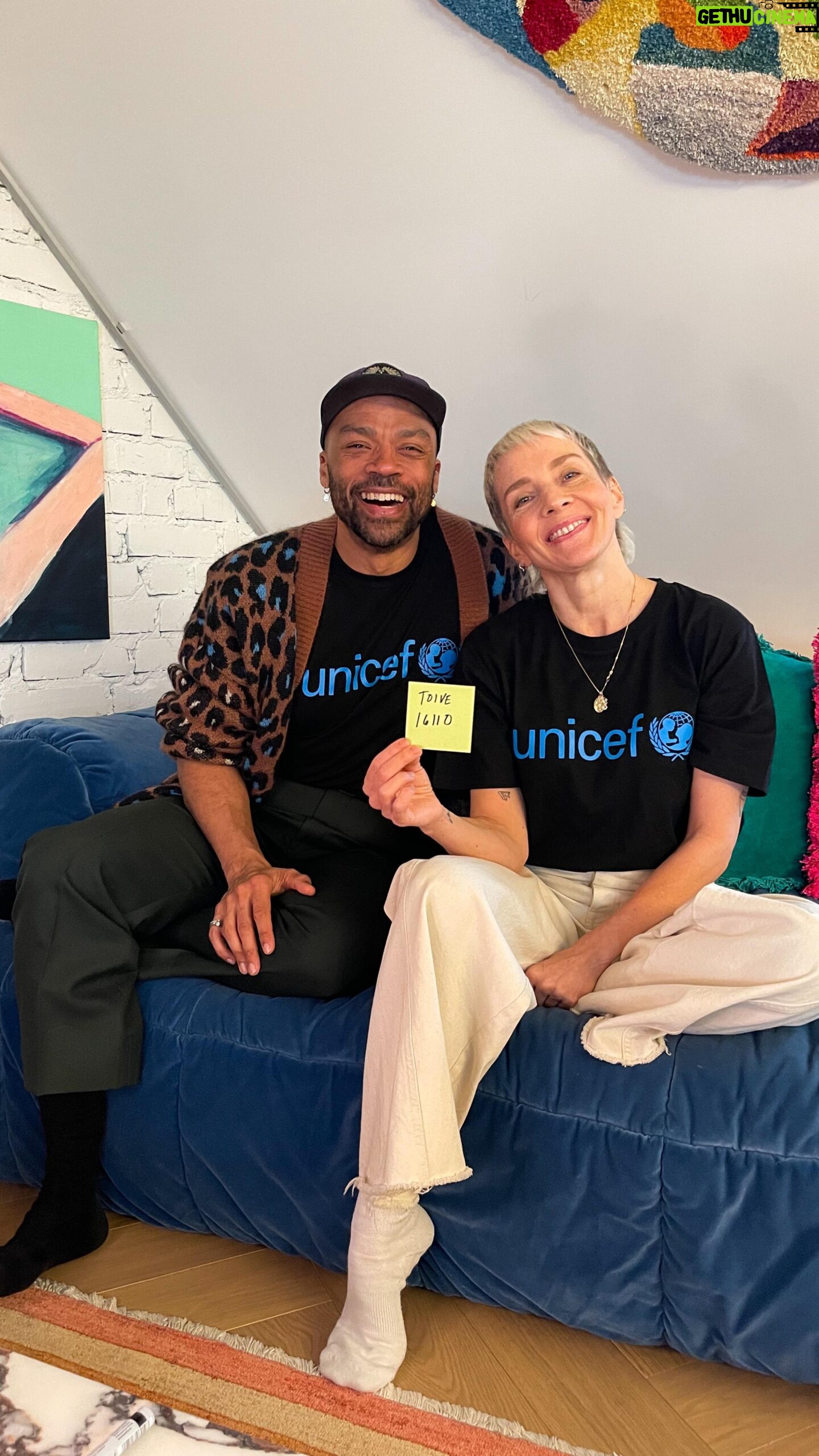 Maria Veitola Instagram - Kaupallinen yhteistyö @unicef_finland UNICEF on mukana LOVE-ohjelman erikoisjaksossa. Katsottiin yhdessä jaksoa ja juteltiin vanhemmuudesta ja muista jakson teemoista. Vaikka et olisi ehtinyt television äärelle sunnuntaina 7.4., voit katsoa erikoisjakson MTV Katsomosta ja liittyä halutessasi kuukausilahjoittajaksi tekstaamalla sanan TOIVE numeroon 16110 tai osoitteessa unicef.fi/toive 💙 #suomenunicef #lapsenoikeudet