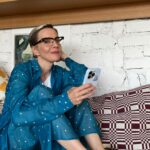 Maria Veitola Instagram – Kaupallinen yhteistyö @oikotieasunnot 

Uuden kodin hankkiminen ei oo mulle just nyt ajankohtaista, mutta unelmointi on aina (!) ajankohtaista. Välillä mä haaveilen Oikotiellä selailemalla kaikkia ihania koteja ja mökkejä. Oisko ihanaa, jos olisi oma ranta tai puutarha? Mitä jos asuisinkin Tampereella tai Pohjois-Karjalassa? Tutkin usein historiallisia rakennuksia ja tunnelmallisia pikkumökkejä ja pohdiskelen niiden tarinoita ja aikaisempia asukkaita. 

Mä sain valita omat unelmakotini Oikotien kohteiden joukosta. Vähän pääkaupunkiseutua, ripaus hirsimökkiä ja sopivasti tyylikkästä kerrostalokotia. Äänestä sun omaa suosikki ja osallistu kilpailuun osoitteessa Oikotie.fi/unelmakoti 🩵Haaveiletko säkin Oikotiellä? Kerro kommenteissa, millaisia aarteita olet bongannut. 

PS. katso video loppuun ja bongaa tämän kodin suurin haaveilija 🦋

#oikotieasunnot #oikotieuuteenkotiinvie #oikotieunelma