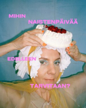 Maria Veitola Instagram - Tänään on naistenpäivä. Siksi toivoisin, että te kaikki - erityisesti miehet, antaisitte muutaman minuutin tälle postaukselle.

💐 Tasa-arvo ei nimittäin ole valmis. 💐

Naisilla on tässä yhteiskunnassa edelleen hoivavastuu, mikä tarkoittaa sitä että naisten oletetaan hoitavan lapset, vanhukset ja sairaat niin kotona kuin töissä. 
Naisvaltaisilla aloilla palkat ovat pienemmät ja työolot huonommat.
Kotityötkin kaatuvat naisten niskaan.

Suomi on EU:n mukaan Euroopan toiseksi turvattomin maa naisille. Suomessa naisista yli puolet (57%) on kokenut fyysistä väkivaltaa, seksuaaliväkivaltaa tai uhkailua. 

Naisilla, sukupuolivähemmistöistä puhumattakaan, ei yksinkertaisesti ole samoja oikeuksia tai vapauksia kuin miehillä. Syy siihen on yksinkertainen: niin on ollut aina.

Älä käsitä väärin, monet naisiin kohdistuvat epäkohdat ovat parantuneet ja menneet eteenpäin. Lakeja on säädetty suojelemaan naisten ja tyttöjen oikeuksia ja monia lasikattoja on rikkoutunut viime vuosikymmenen aikana. Se tarkoittaa sitä, että nainen on ensimmäistä kertaa toiminut sellaisessa tehtävässä, jota aina aiemmin on hoitanut mies. Olemmekin saaneet nähdä naispresidentin sekä esimerkiksi useita naisia piispoina ja puolueiden puheenjohtajina.

Ei riitä, että vain naiset osallistuvat talkoisiin, joissa pyritään muuttamaan yhteiskuntaa oikeudenmukaisemmaksi. Meitä jokaista tarvitaan ja muutos hyödyttäå kaikkia. Myös miehiä ja ennen kaikkea erilaisia vähemmistöjä. 

Toivoisinkin, että tänä naistenpäivänä pysähtyisit sen asian äärelle, mitä juuri sinä voit tehdä? 

Jospa liittyisit Naisten Pankin, Planin tai Unicefin kuukausilahjoittajaksi? Ja jos olet jo sellainen, mites olisi vaikka Naisliitto Unionin jäsenyys tai lahjoitus Naisten Linjalle, Lääkärit ilman rajoja järjestölle tai UN Womenille?

Rahan antamisen lisäksi voit vaikuttaa suoraan jakamalla tietoa. Mitä jos ottaisit nämä teemat esille seuraavalla kerralla kun tapaat ystäviäsi?

Kysy tuttavapiirisi naisilta ja sukupuolivähemmistöihin kuuluvilta ihmisiltä, että miten voit auttaa? Mitä he kaipaisivat tänä naistenpäivänä ja elämässä muutenkin?

Näillä sanoilla, aivan ihanaa naistenpäivää. 💘