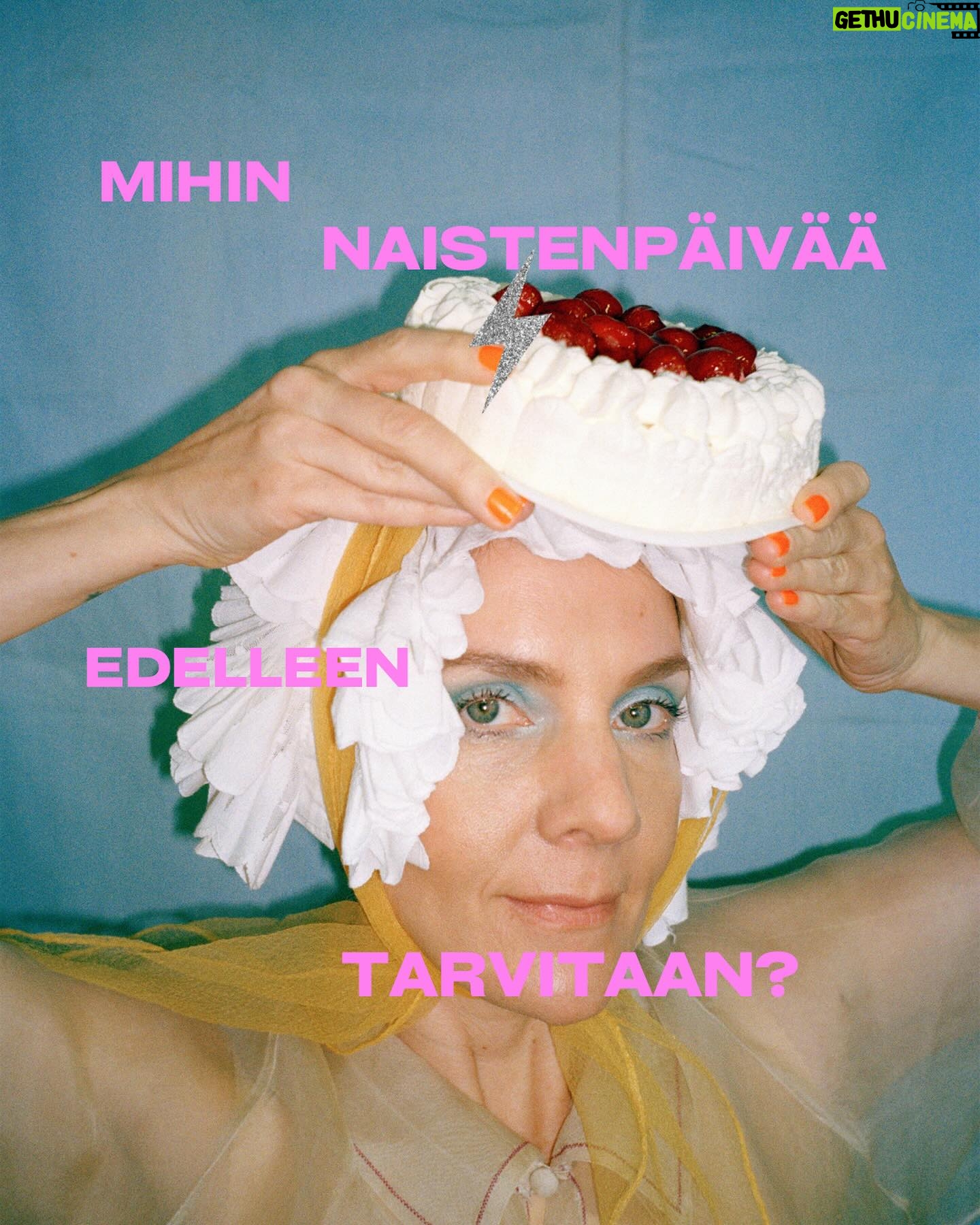 Maria Veitola - 9.8K Likes - Tänään on naistenpäivä. Siksi toivoisin, että te kaikki - erityisesti miehet, antaisitte muutaman minuutin tälle postaukselle.
💐 Tasa-arvo ei nimittäin ole valmis. 💐
Naisilla on tässä yhteiskunnassa edelleen hoivavastuu, mikä tarkoittaa sitä että naisten oletetaan hoitavan lapset, vanhukset ja sairaat niin kotona kuin töissä.
Naisvaltaisilla aloilla palkat ovat pienemmät ja työolot huonommat.
Kotityötkin kaatuvat naisten niskaan.
Suomi on EU:n mukaan Euroopan toiseksi turvattomin maa naisille. Suomessa naisista yli puolet (57%) on kokenut fyysistä väkivaltaa, seksuaaliväkivaltaa tai uhkailua.
Naisilla, sukupuolivähemmistöistä puhumattakaan, ei yksinkertaisesti ole samoja oikeuksia tai vapauksia kuin miehillä. Syy siihen on yksinkertainen: niin on ollut aina.
Älä käsitä väärin, monet naisiin kohdistuvat epäkohdat ovat parantuneet ja menneet eteenpäin. Lakeja on säädetty suojelemaan naisten ja tyttöjen oikeuksia ja monia lasikattoja on rikkoutunut viime vuosikymmenen aikana. Se tarkoittaa sitä, että nainen on ensimmäistä kertaa toiminut sellaisessa tehtävässä, jota aina aiemmin on hoitanut mies. Olemmekin saaneet nähdä naispresidentin sekä esimerkiksi useita naisia piispoina ja puolueiden puheenjohtajina.
Ei riitä, että vain naiset osallistuvat talkoisiin, joissa pyritään muuttamaan yhteiskuntaa oikeudenmukaisemmaksi. Meitä jokaista tarvitaan ja muutos hyödyttäå kaikkia. Myös miehiä ja ennen kaikkea erilaisia vähemmistöjä.
Toivoisinkin, että tänä naistenpäivänä pysähtyisit sen asian äärelle, mitä juuri sinä voit tehdä?
Jospa liittyisit Naisten Pankin, Planin tai Unicefin kuukausilahjoittajaksi? Ja jos olet jo sellainen, mites olisi vaikka Naisliitto Unionin jäsenyys tai lahjoitus Naisten Linjalle, Lääkärit ilman rajoja järjestölle tai UN Womenille?
Rahan antamisen lisäksi voit vaikuttaa suoraan jakamalla tietoa. Mitä jos ottaisit nämä teemat esille seuraavalla kerralla kun tapaat ystäviäsi?
Kysy tuttavapiirisi naisilta ja sukupuolivähemmistöihin kuuluvilta ihmisiltä, että miten voit auttaa? Mitä he kaipaisivat tänä naistenpäivänä ja elämässä muutenkin?
Näillä sanoilla, aivan ihanaa naistenpäivää. 💘