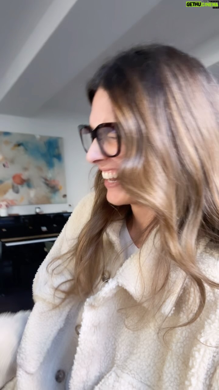 Mariah Strongin - 3 Likes - Another case of the giggles