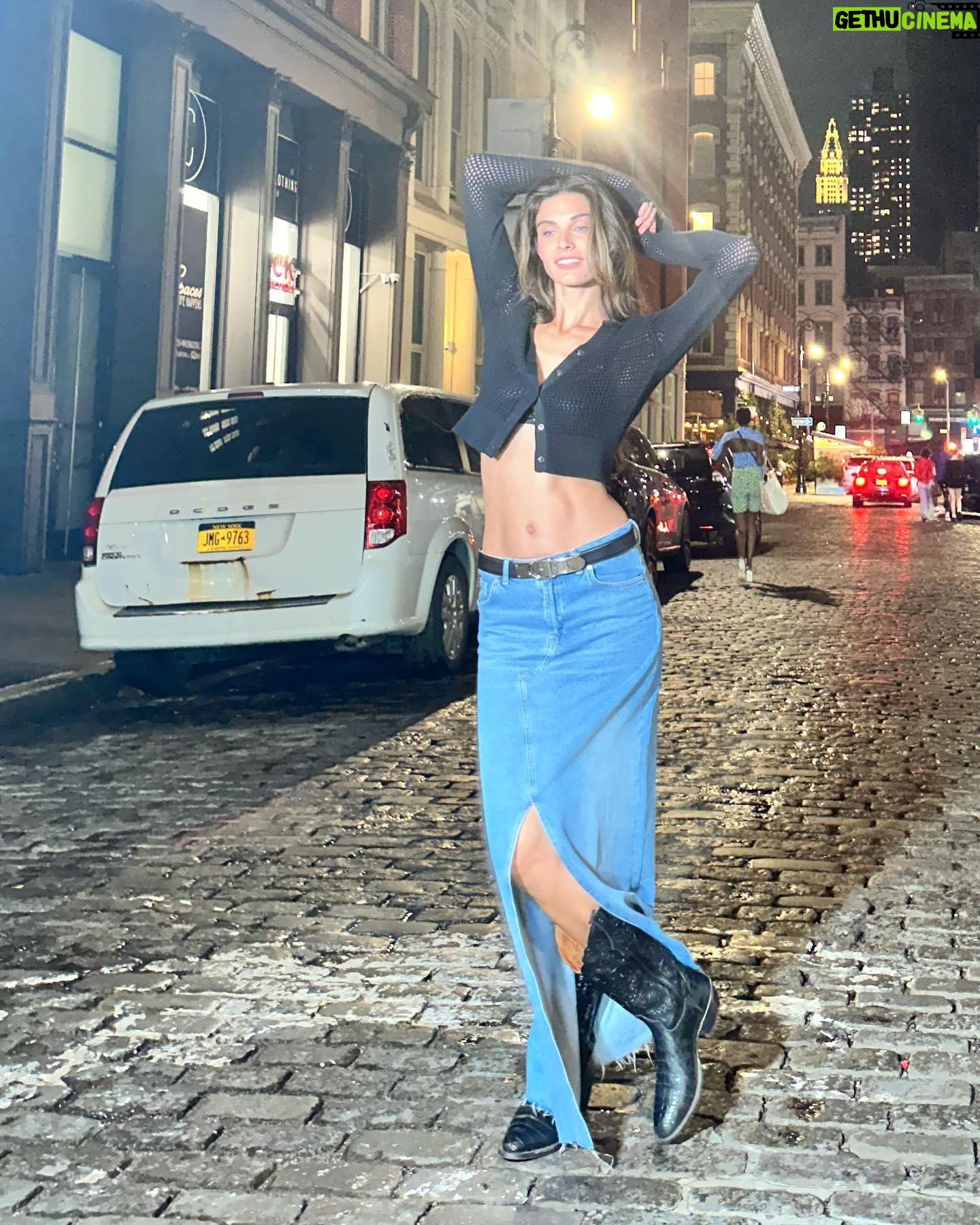 Mariah Strongin - 3 Likes - Living my best concrete cowgirl life 🤠