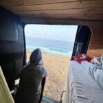 Mariam Hernández Instagram – Pocas cosas me gustan más que este plan: un buen chándal, vino, berberechos, mates mañaneros, playas vacías, charlas infinitas, mear bajo las estrellas…

@an__nuk @xeniatostado ❣️

#fuerteventura 
#mejoresplanes 
#nochesbonitas 
#biendegranangular