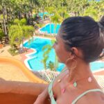 Mariam Hernández Instagram – Hay lugares a los que siempre vuelves y donde cada año es aún mejor que el anterior.

Gracias por tratarnos tan tan bien @royalhideawaysanctipetri 
Ha sido maravilloso!!

Gracias también a @oasissurfschool por la maravilla de clases, a @nuteco.nutricion porque quiero llevaros a casa y que me cocinéis cada día 😂😂, las deliciosas comidas de @chezlumierebyjuanlu y #Atunante y a ti @ignacmart por hacerme sentir siempre en casa (y por esas pedazo de “paredes” que cogimos estos días 😜😂).

#royalhideawaysanctipetri 
#novasanctipetri 
#labarrosa
#holidays