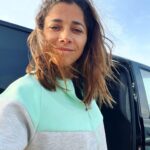 Mariam Hernández Instagram – Pocas cosas me gustan más que este plan: un buen chándal, vino, berberechos, mates mañaneros, playas vacías, charlas infinitas, mear bajo las estrellas…

@an__nuk @xeniatostado ❣️

#fuerteventura 
#mejoresplanes 
#nochesbonitas 
#biendegranangular