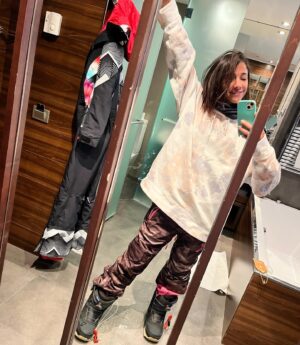 Mariam Hernández Instagram - Siempre sois el mejor plan @baqueira_beret 🤍❄️
