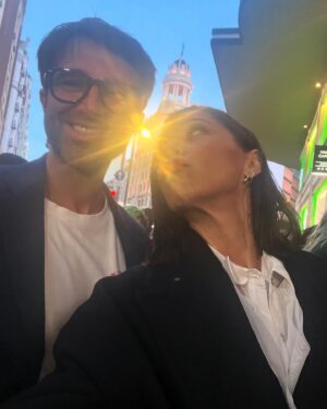 Mariam Hernández Instagram - Anoche me reí muchísimo con #Matusalèn , enhorabuena querido @davidgalangalindo y a tod@s l@s amigos que trabajan en la peli y que están maravillos@s @julian_lopez @mirenib ❣️

Gracias siempre a mi @mardy_nogales @valytyplace @coosyofficial @longchamp @marinagarciajoyas 
Y a  @rebecatfigueroa , me hace muy feliz verte 💫

 @miguelportillof1 gracias por venirte desde el extrarradio amigo!! 🤣🤣