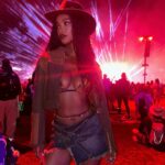 Mariama Diallo Instagram - Meet me in the desert 🌵 🧚🏾 @revolve #revolvefestival