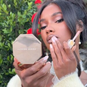Mariama Diallo Instagram - Forgot how much I love a good glam session 💄✨