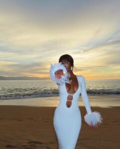 Mariama Diallo Instagram - Feeling light & Free 🕊️Happy New Year