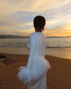 Mariama Diallo Instagram - Feeling light & Free 🕊️Happy New Year