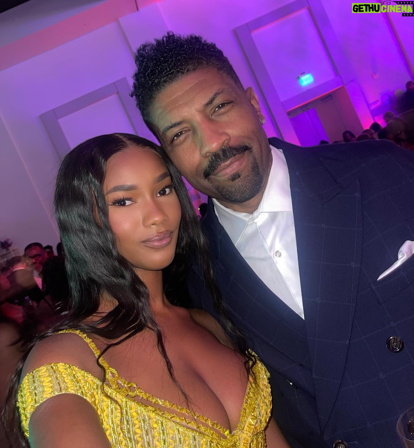 Mariama Diallo Instagram - Are selfies still a thing?? @naacpimageawards was incredible last night. So much excellence in so inspired 🫶🏽