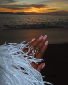 Mariama Diallo Instagram - Feeling light & Free 🕊️Happy New Year