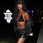 Mariama Diallo Instagram - Meet me in the desert 🌵 🧚🏾 @revolve #revolvefestival