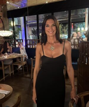 Mariana Arias Instagram - Gracias @emperadormeiji Olivos Brasserie Nipona 🥘🥂 @grupomass 
Outfit @fp_argentina 
Pelo @cerininet @horaciocerinialtopalermo @darioo_alonso