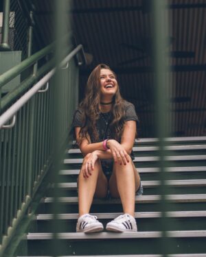 Mariana Lessa Instagram - ~ quero longe de mim tudo que me impede de sorrir. ✨
.
.
.
📸 @taimaranetto