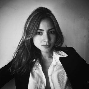 Mariana Oushiro Instagram - When I remember I have to have an ego because I only know personally 2 other woman artist being represented as well as I am and deserved it. So here I am, exposing my face (the one we learn to hide to shine not too much and to speak but not your mind) to remind you: It’s possible don’t behave don’t hesitate be yourself don’t quit! but start, every single day Let’s go
We can’t have woman dying anymore. Even inside. Dying of silence. Let’s keep working for the future. We are an example of possibility and freedom and equality for woman around the globe that right now can’t even believe. We can
