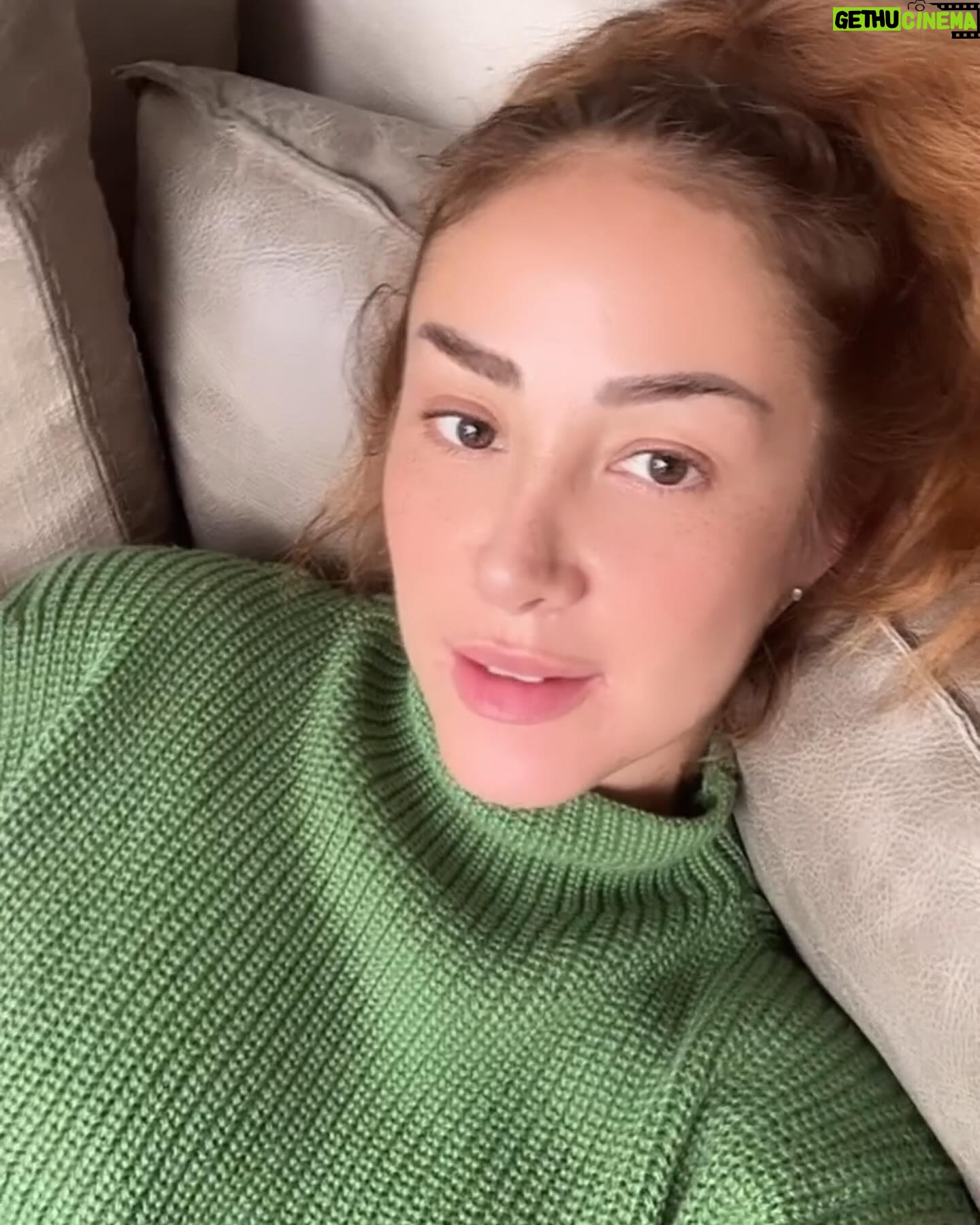 Mariana Avila Instagram - Aquí lo que le da cuerda al reloj son las ganas Si hay ganas, hay tiempo ✨☀️✨