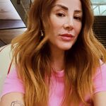 Mariana Avila Instagram – Ojitos cansados con puro amor 🤍