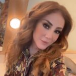 Mariana Avila Instagram - HOY SE BAILA HOY NECESITAMOS QUE VOTEN HOY #teammarianaypaulo 🫶👩‍🦰🫦 #lasestrellasbailanenhoy🌟 VAMOS POR UNA SEMANITA MÁS 🍫