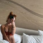 Mariana Avila Instagram - HÁBLEME BONITO QUE ANDO SENSIBLE -> ✨🦶✨