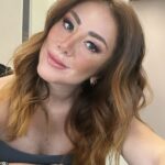 Mariana Avila Instagram – 14 de febrero que sea todos los días bebés! 
“Ponte Chula “
🌼👩‍🦰🍩