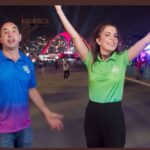 Mariana Gross Instagram – Bem passista, alongada 😂, e feliz, na chamada de Fim de Ano da Globo! Ao lado do ídolo Pedro Bassan. 💜💚 Gravamos no Carnaval! Imagina só? E eu já tinha até me esquecido! Tomei um susto! Susto maravilhoso!
