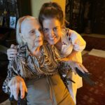 Mariana Gross Instagram – Natal com Vovó! Dona Céu, 99 anos, chiquérrima e amada. ❤️