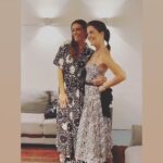 Mariana Gross Instagram – Com a genial. @monicamartelli 💛 que peça bacana! Que texto! #minhavidaemmarte
