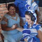 Mariana Gross Instagram - Respeito. A benção de @tiasurica.oficial Baluarte e Presidente de Honra da Portela, no centenário da azul e branca. 💙🤍