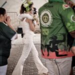 Mariana Gross Instagram - Caminhando, reportando, sambando, curtindo, suando, sorrindo, apurando, ouvindo, cantando… e amando. 💚 (flagra by @mauricioyamamoto).