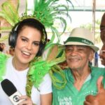 Mariana Gross Instagram – Reencontro com Seu Aluisio Machado. Baluarte do Império Serrano. Compositor de muitos dos principais sambas-enredo do Carnaval. Hoje, o maior vencedor de disputas de samba da escola com 15 composições escolhidas, superando mestre Silas de Oliveira. Um feito! Além de toda essa biografia, o Rei do charme e da simpatia. Sou fã @aluisiomachado82 💚 #bumbumpraticumbumprugurundum