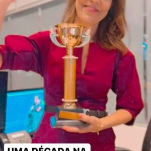 Mariana Gross Instagram - 30/09/13 - 30/09/23 Há 10 anos, saí da reportagem e vim fazer parte dessa equipe genial. Que turma, que telejornal, que alegria! 💜