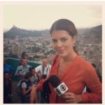 Mariana Gross Instagram – Dia do Repórter. E quantos momentos vivi. Muita história pra contar.