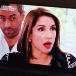 Mariana Loyola Instagram - Ya vieron #SecretosDeFamilia ? Aquí un "impacto en el rostro" de la Soa Reichel como le pusimos con cariño a este personaje. Amé hacerlo, qué manera de gozar a esta señora pituca, mal criada, hijita de su papá, calculadora, madre tóxica, celosa, dueña de la verdad y mucho más. Está muy entretenida esta teleserie, no paran de pasar cosas y así será hasta el final. Somos todos malos! Y todos guardamos más de un secreto. Recuerden que estamos en @canal13cl de domingo a jueves y también por @amazonprime Cuéntenme qué les parece. Buen domingo!