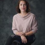 Mariana Loyola Instagram - La ley demuestra la desigualdad de género que existe en Chile desde hace 168 años, afectando a mujeres casadas, solteras y viudas. Actualmente el Senado debe votar para cambiar esta ley, hagámosles saber que todas queremos un cambio. ¡Infórmate y comparte! Para que todas las mujeres conozcan esta realidad. Conoce más en www.necesitounhombre.cl #NecesitoUnHombre