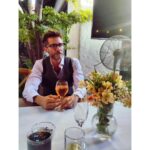 Mariana Loyola Instagram - Feliz cumpleaños 🎂💐 ❤️‍🔥 compañero de vida, taurino amante de lxs perrxs y gatxs, gozador empedernido, hombre creativo y cariñoso, bailaor del jí jó, aventurero de las artes cinematográficas y descubridor de mundos. Mi McGiver personal. Guapetón y estiloso. Love you @rodrigopardow Gracias por existir y estar siempre a mi lado 👊🏼💥❣️ Que sean muchos más!!!!!