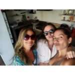 Mariana Loyola Instagram - Mis amadas amigas de la infancia. 40 años de amistad. OMG me le cayó el carnet. Las adoro amigas valientes, entusiastas, generosas, gozadoras. Verlas es una inyección de energía y una deliciosa sensación de sentirme cuidada y querida. Por otros 40 años más!!!!@pilarurzua @luciavmeyer ♥♥♥🔥🔥🔥