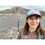 Mariana Loyola Instagram – Mezcla total de emociones. 
Me voy de esta ciudad precolombina, anonadada, con el corazón a fuego, el espíritu ancho, llena de preguntas…

Cuando sea grande seré arqueóloga y me vendré a explorar Teotihuacan (así, sin acento) ❤️‍🔥

Mención aparte a nuestro insuperable guía y arqueólogo @4ndrsl 👊🏼🇮🇹