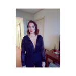 Mariana Loyola Instagram - Emocionante noche inaugural del @ficvaldivia 🥹♥️🌟 30 años de este magnífico Festival de Cine tan importante para este país y Latinoamerica. Ojalá tenga financiamiento permanente de aquí en adelante. Gracias por vestirme @sofiordenes Gracias @rodrigoidd pelo y mak. Gracias @patricia.perez.al por ser siempre la mejor compañía Hay mucho amor aquí 🖤♥️