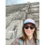 Mariana Loyola Instagram - Mezcla total de emociones. Me voy de esta ciudad precolombina, anonadada, con el corazón a fuego, el espíritu ancho, llena de preguntas... Cuando sea grande seré arqueóloga y me vendré a explorar Teotihuacan (así, sin acento) ❤️‍🔥 Mención aparte a nuestro insuperable guía y arqueólogo @4ndrsl 👊🏼🇮🇹