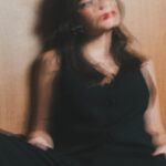 Mariana Molina Instagram - contrapondo com a realidade largada de domingo foto: @galdinorj