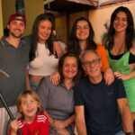 Mariana Molina Instagram - festa estranha com gente esquisita que eu amo