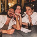 Mariana Molina Instagram - festa estranha com gente esquisita que eu amo