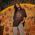 Mariana Molina Instagram - estou abrindo agenda pra shows, toco ovinho em vários ritmos e faço stand up!
