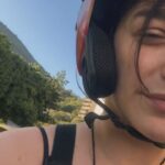 Mariana Molina Instagram - tem até uber moto nesse dump.