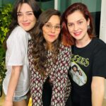 Mariana Molina Instagram – Quando a gente percebe que dá pra fazer uma boa escolha, é um alívio ❤️ 

Tá no ar o nosso episódio da semana no @avisachegando com a nossa amiga maravilhosa @thatilopes 🎙️

Quem já assistiu? 
O tema é “Escolhas” e vcs podem escolher ou não assistir 😂 (escolham assistir, por favor hahahaha) ~ link na bio :) 

#avisachegando #sophiaabrahao #marianamolina #escolhas #videocast