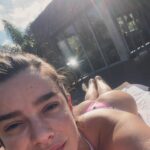Mariana Molina Instagram - queria estar de popô pro sol e fazendo meus amigos caírem da cama de tanto rir!
