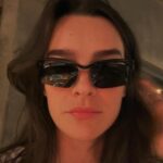 Mariana Molina Instagram - queria estar de popô pro sol e fazendo meus amigos caírem da cama de tanto rir!