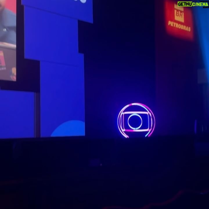 Mariana Molina Instagram - que experiência incrível conhecer o @rio2c e descobrir as coisas incríveis que estão chegando no audiovisual ♥️